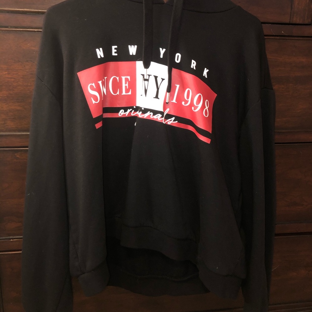 H&M New York cropped hoodie